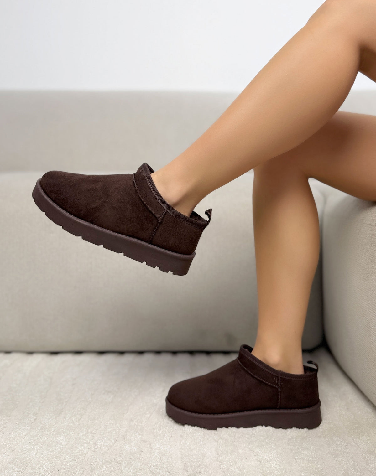 Bottines fourrées femme marron chocolat tendance en suédine à semelle épaisse
