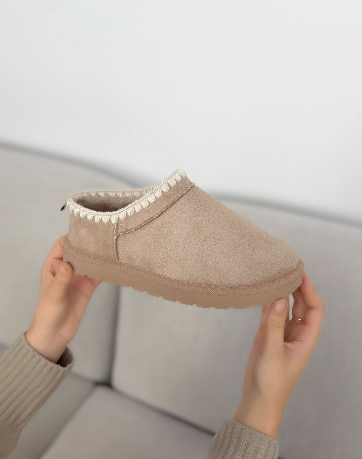 Mules fourrées beige femme effet daim avec surpiqûres crème