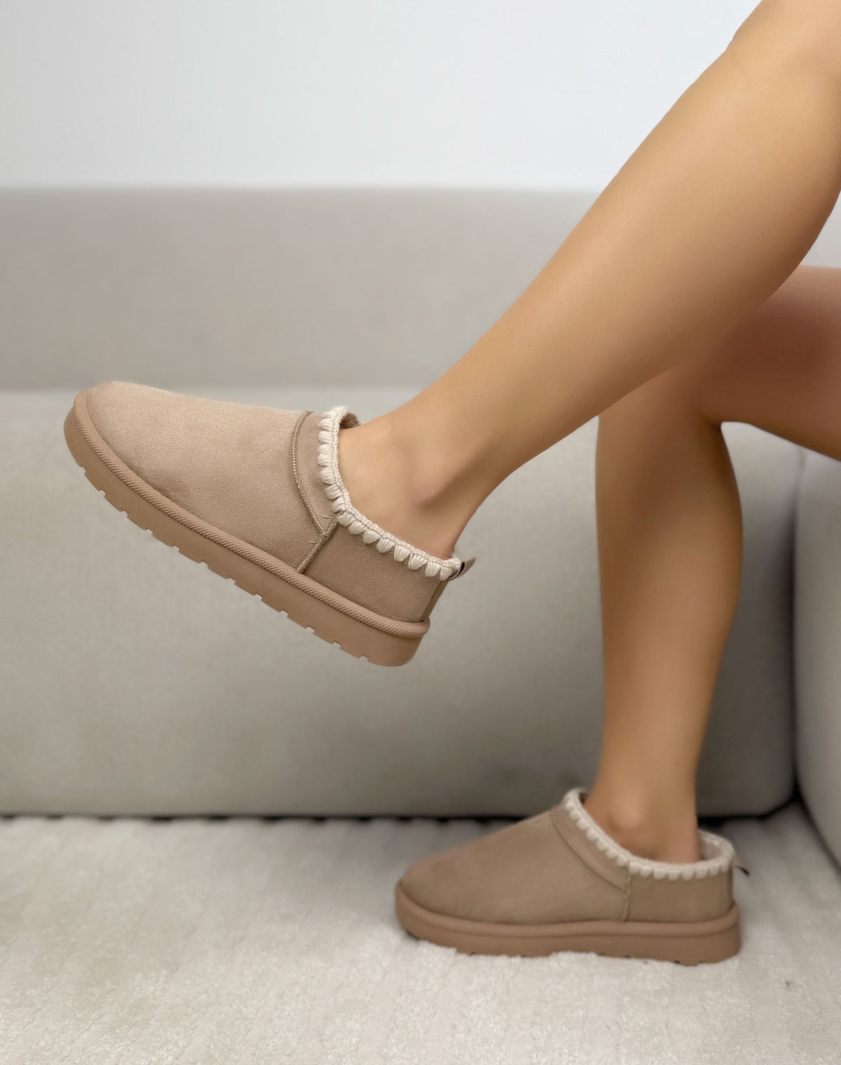 Mules fourrées beige femme effet daim avec surpiqûres crème