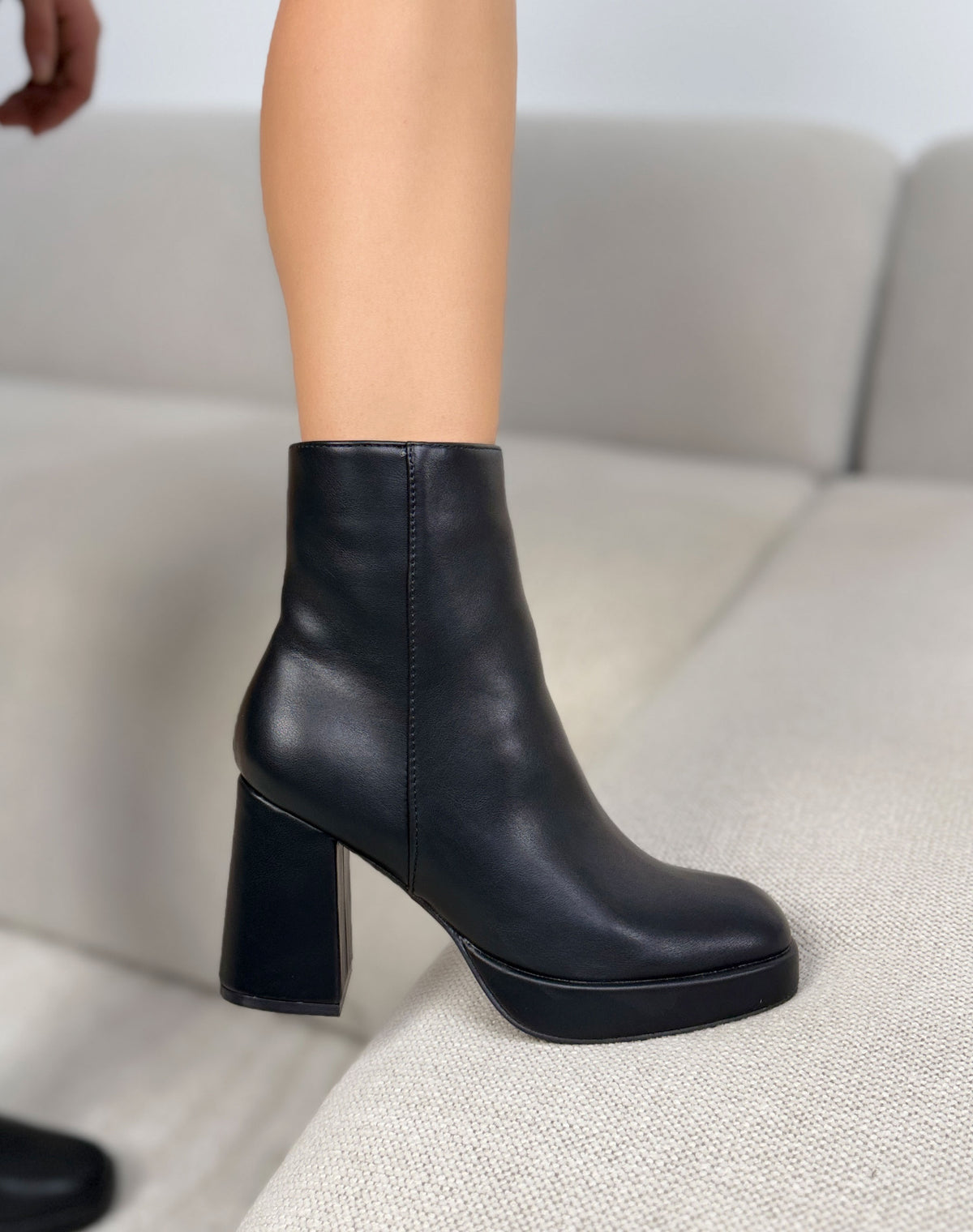 Bottines noires femme effet cuir, plateforme et talon épais