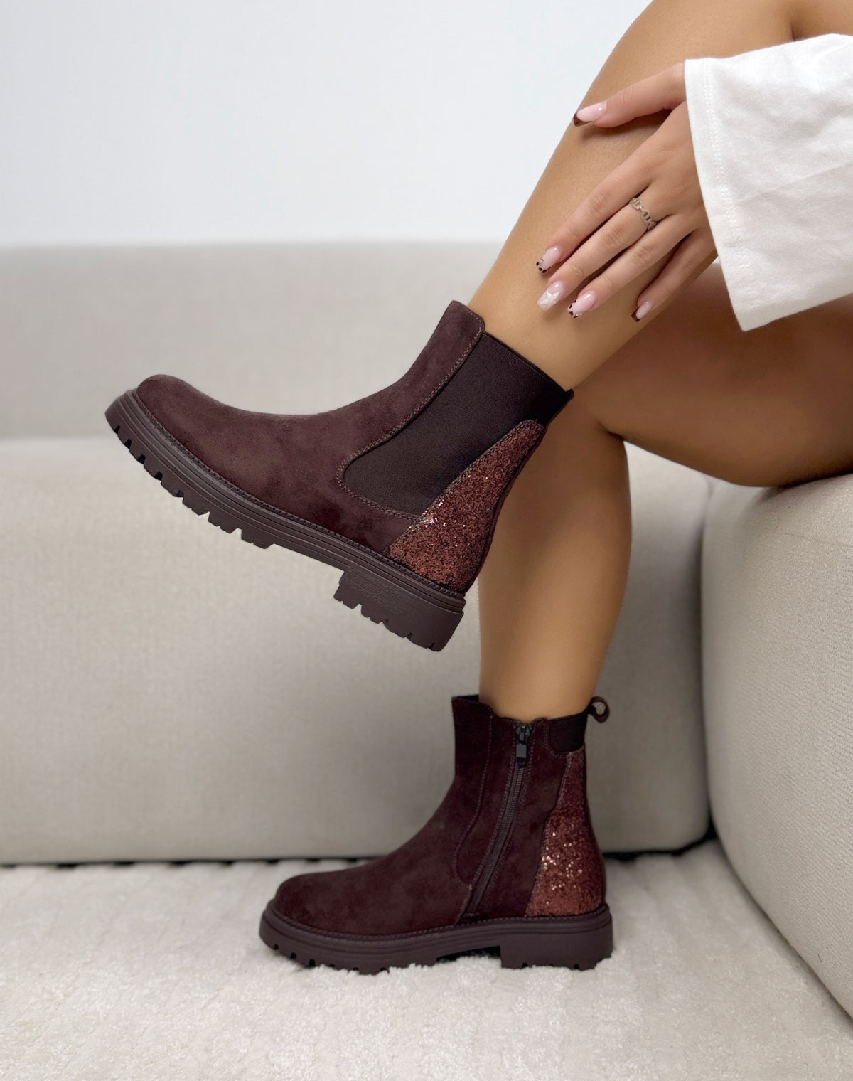 Bottines marron femme effet daim à empiècement pailleté et semelle crantée