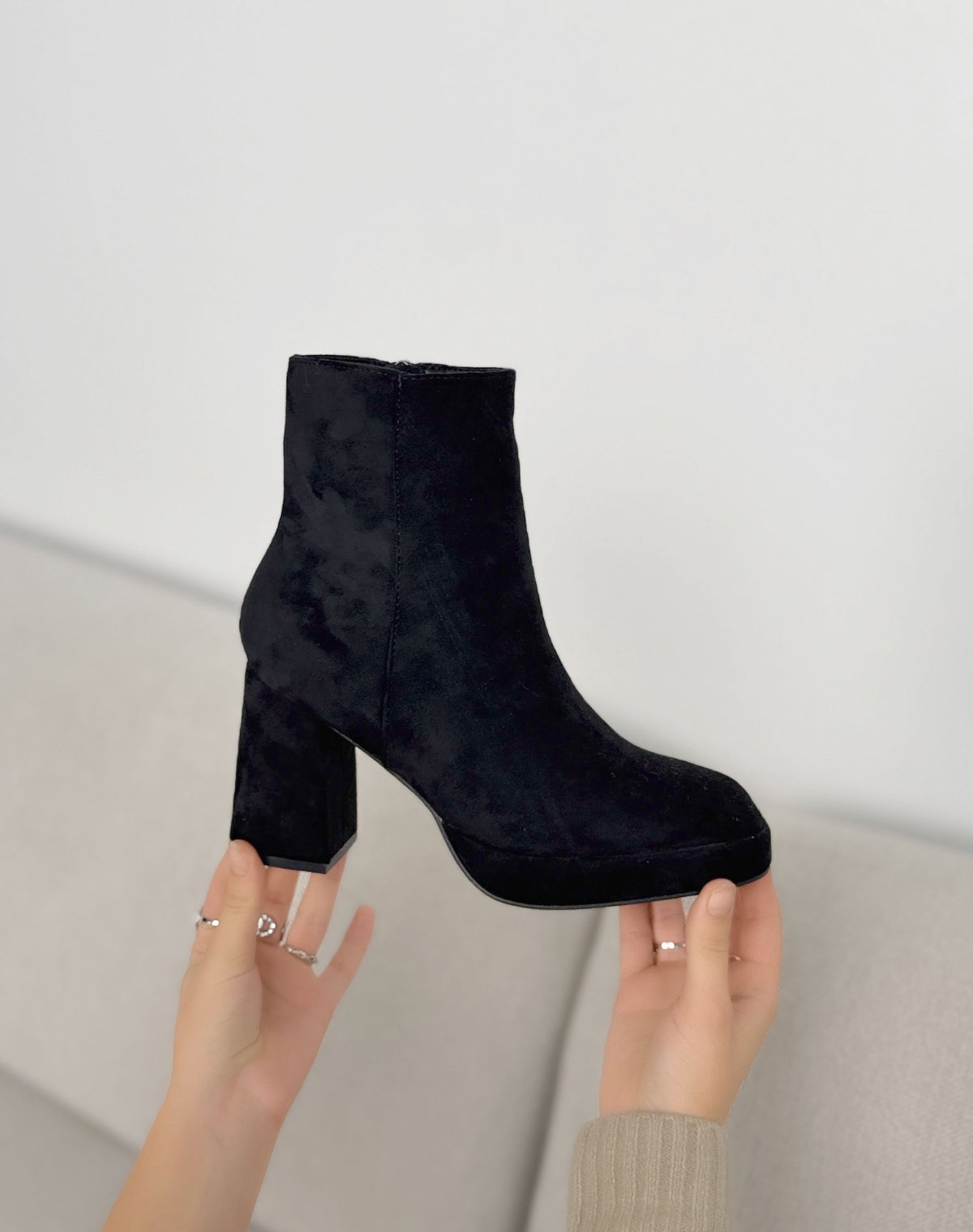 Bottines noires femme effet daim à plateforme et talon épais