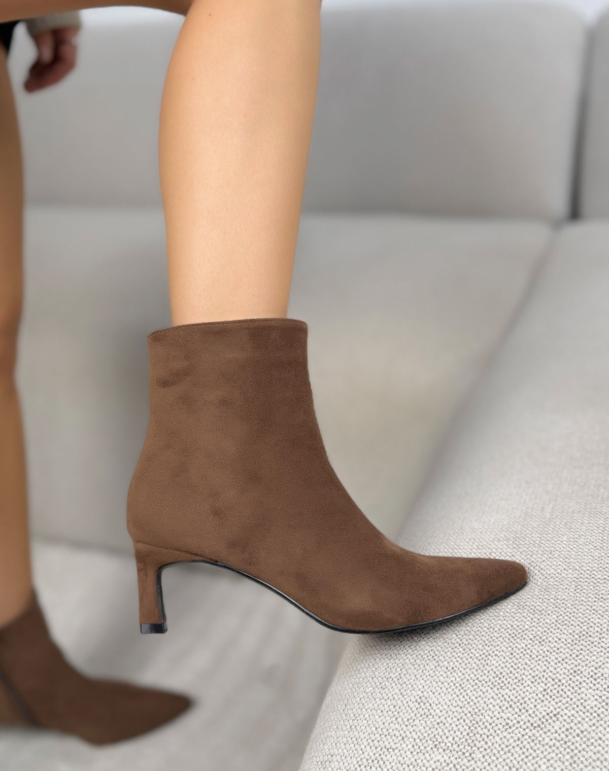 Bottines camel femme effet daim à bout pointu et talon fin
