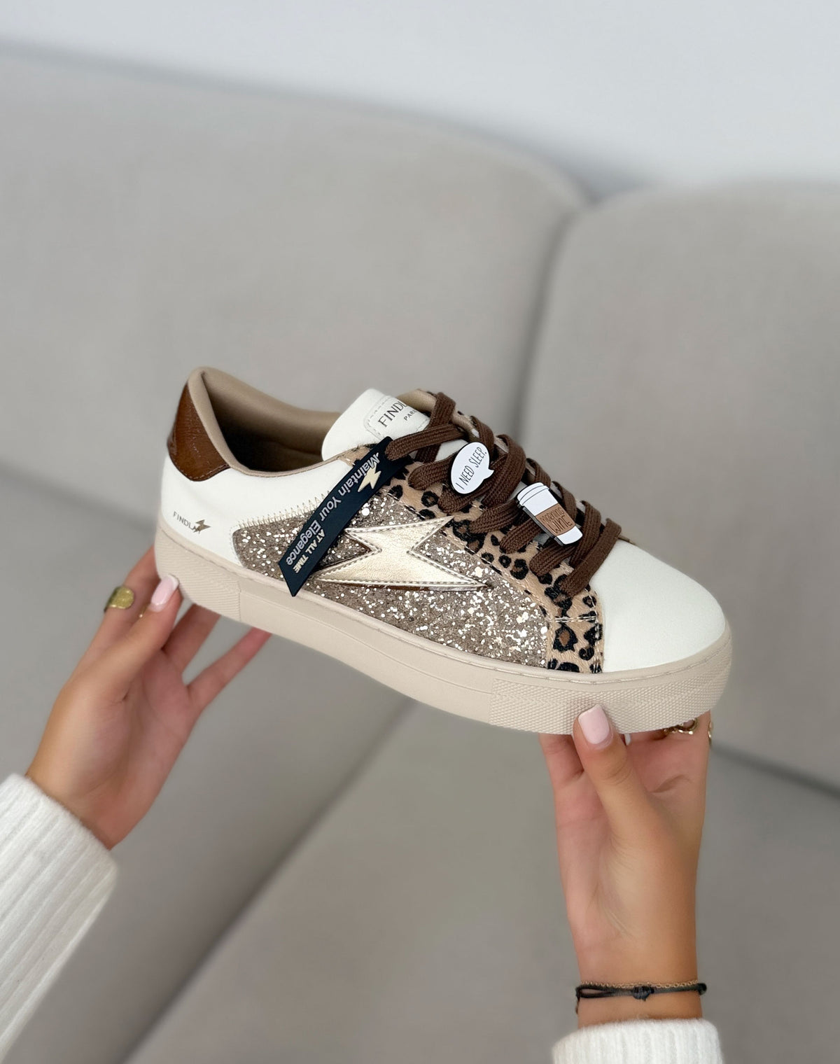 Baskets Findlay blanches femme à paillettes dorées léopard et éclair métallisé