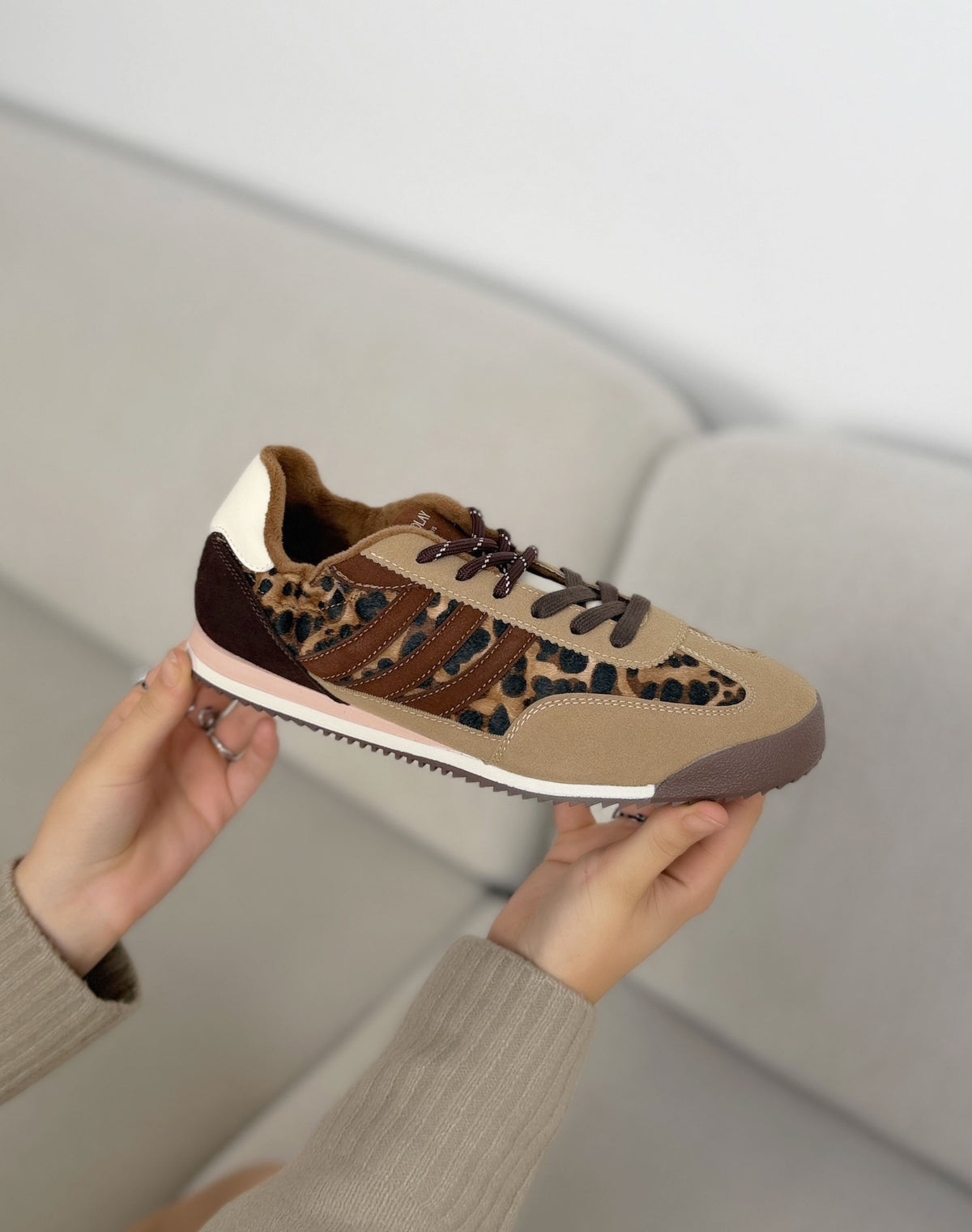 Baskets Findlay léopard femme effet daim camel à bandes marron et semelle rétro