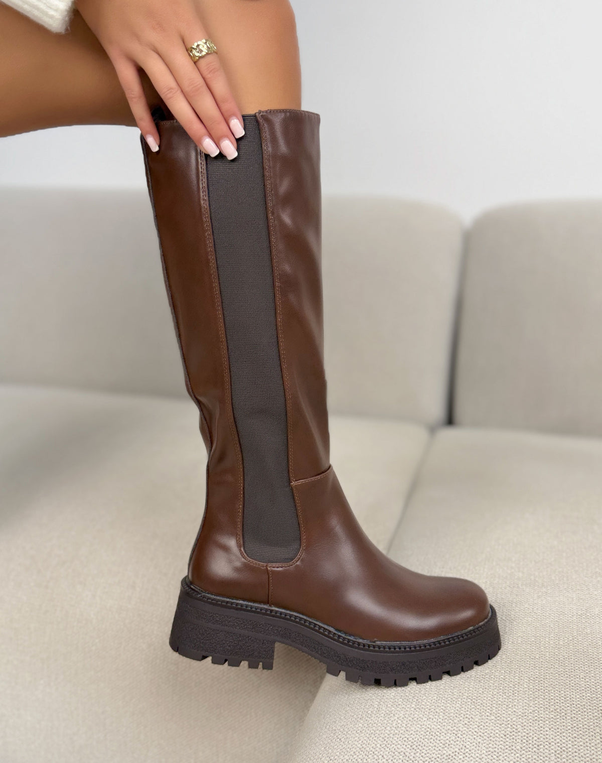 Bottes hautes marron femme effet cuir à élastique et semelle crantée épaisse