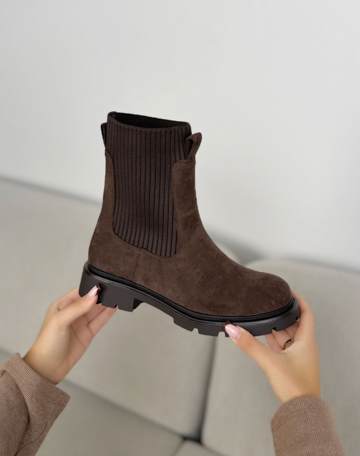 Bottines marron femme effet daim à empiècement maille côtelée et semelle crantée
