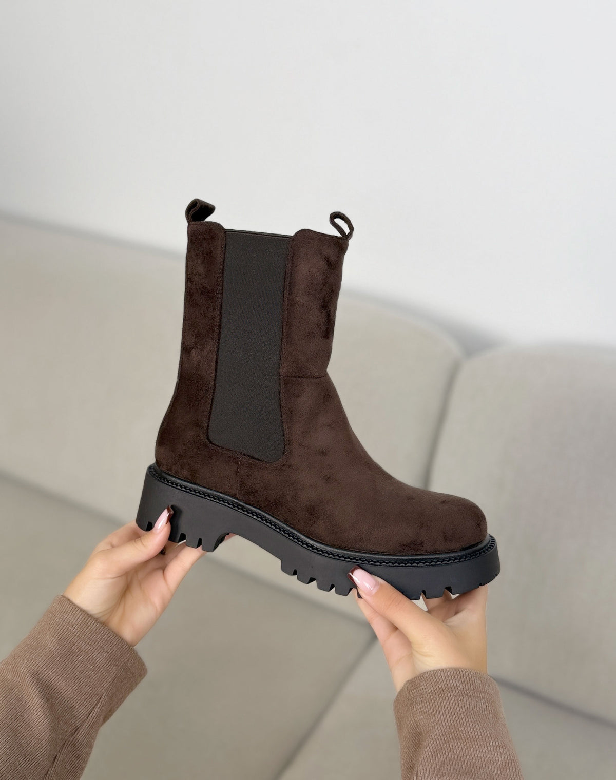 Bottines marron femme effet daim à élastiques et semelle crantée épaisse