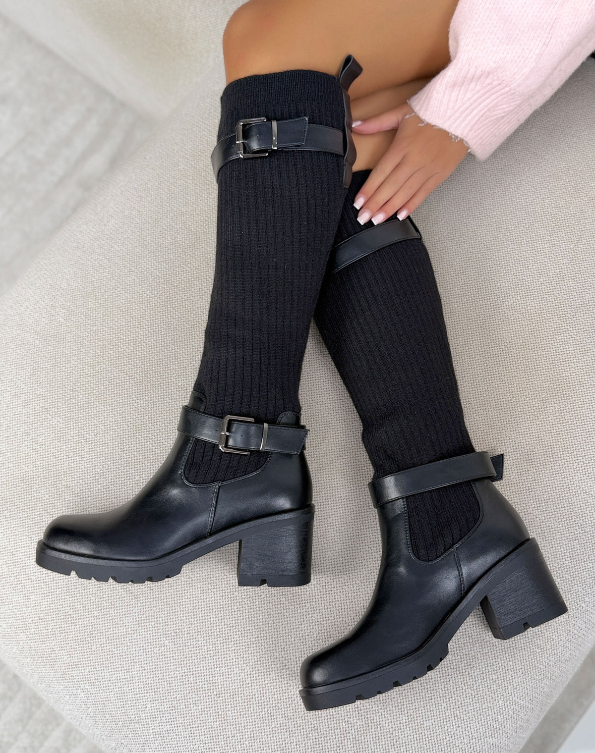 Bottes hautes noires femme effet cuir et maille côtelée à double boucle et talon bloc