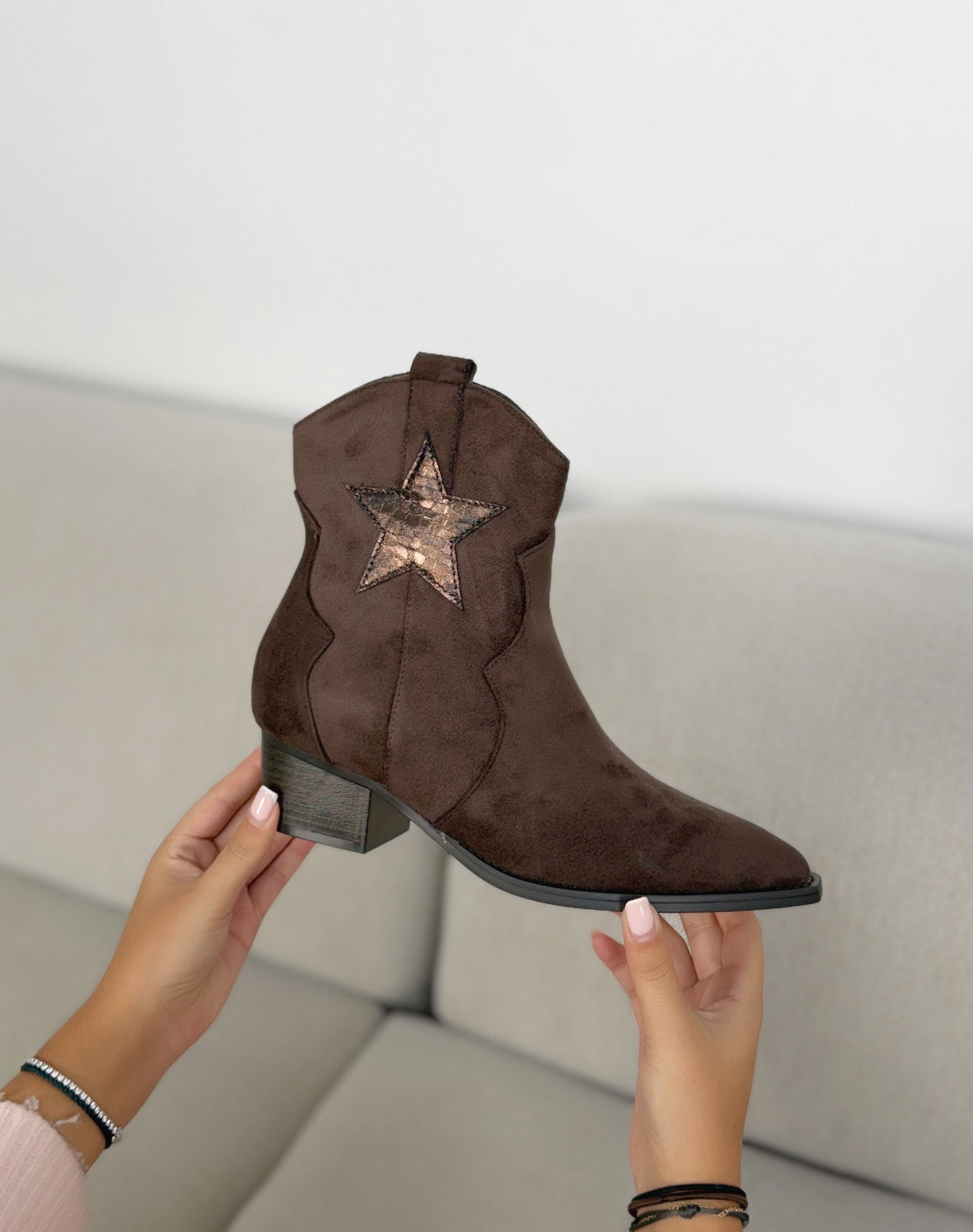 Bottines santiag marron femme effet daim à étoile bronze métallisée et talon bloc