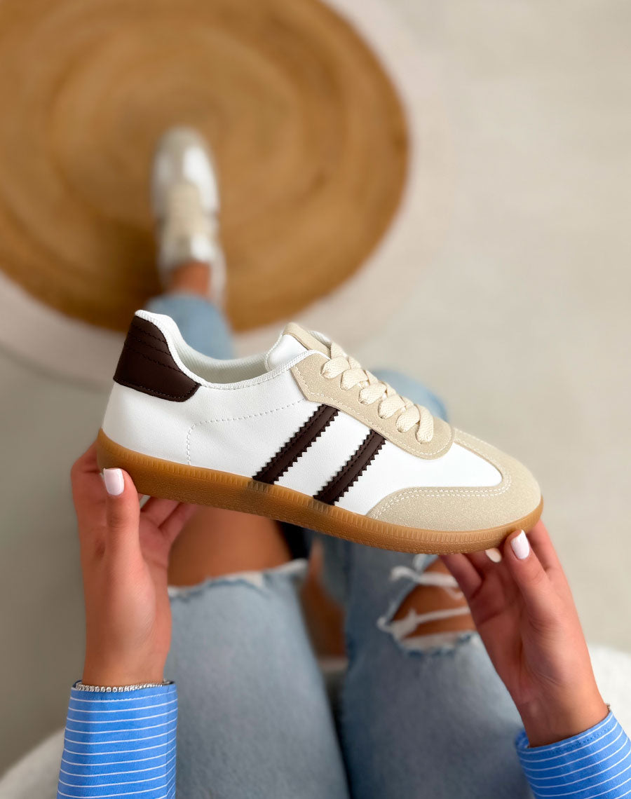 Basket femme blanche tendance avec empiècements beige et bandes marron