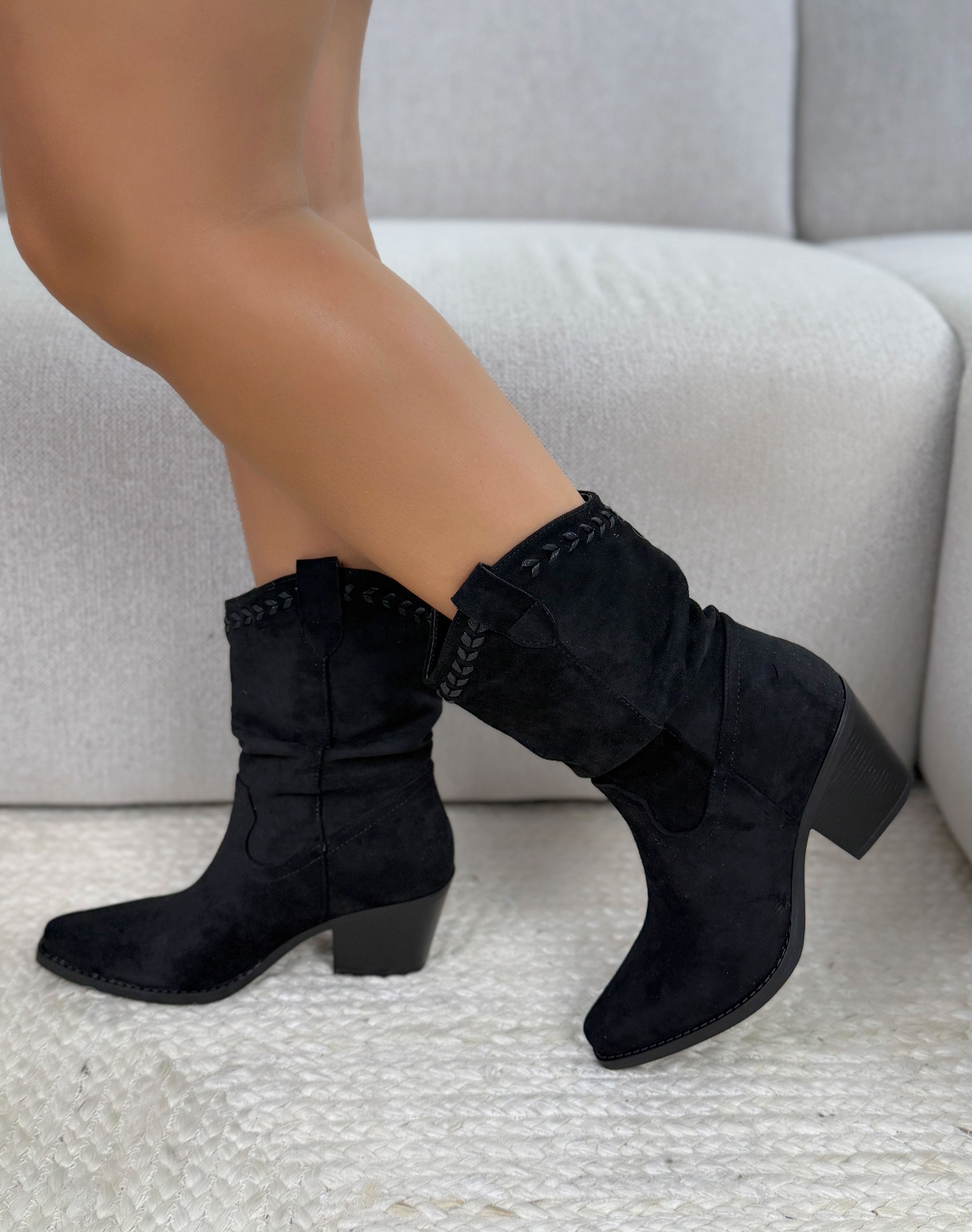 Bottines santiags femme noires tendance à effet tressé et talon épais biseauté