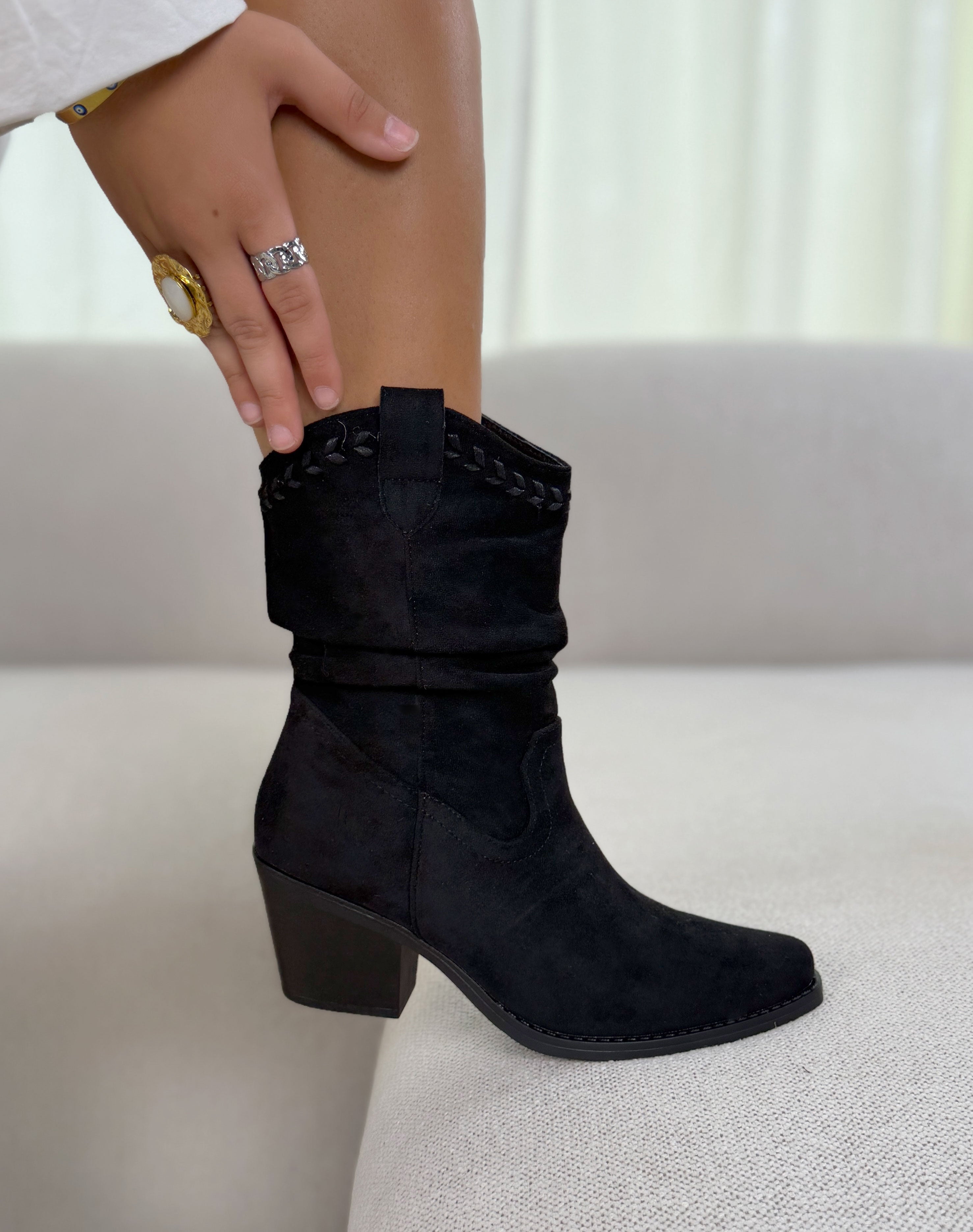Bottines santiags femme noires tendance à effet tressé et talon épais biseauté