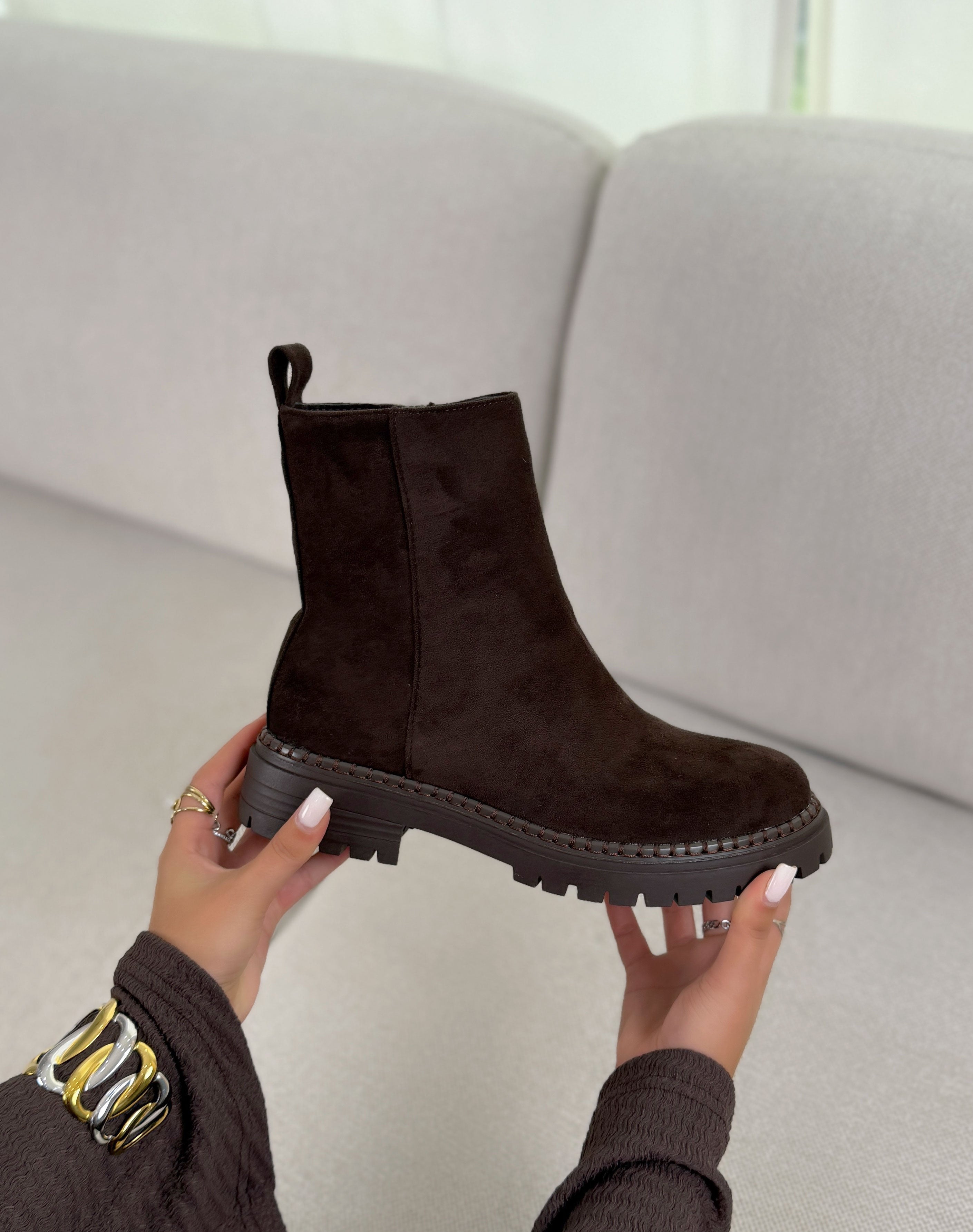 Bottines femme marron tendance en suédine à semelle crantée et bout rond
