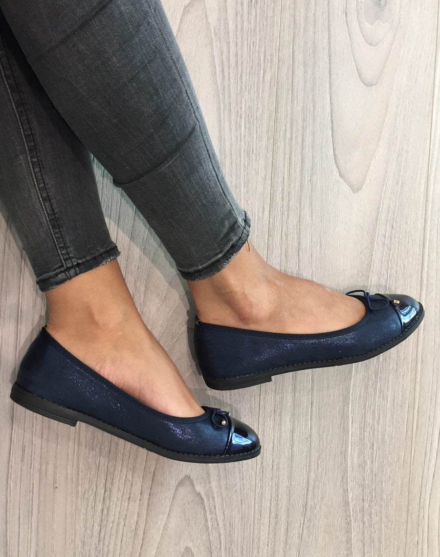 Ballerines bleues marine effet brillant et bout métallisé