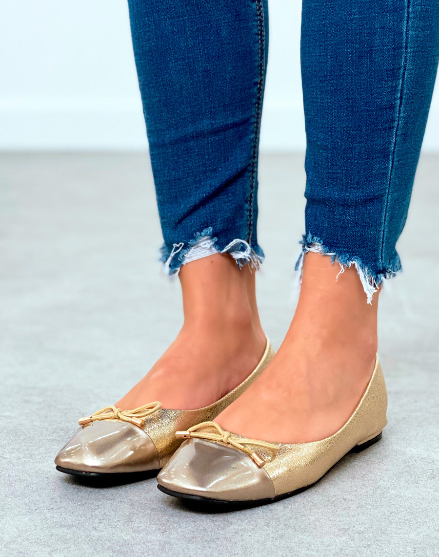 Ballerines dorées pour femmes à bout rose gold et à détail nœud