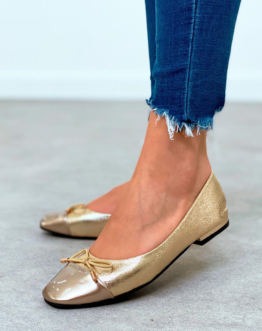 Ballerines dorées pour femmes à bout rose gold et à détail nœud