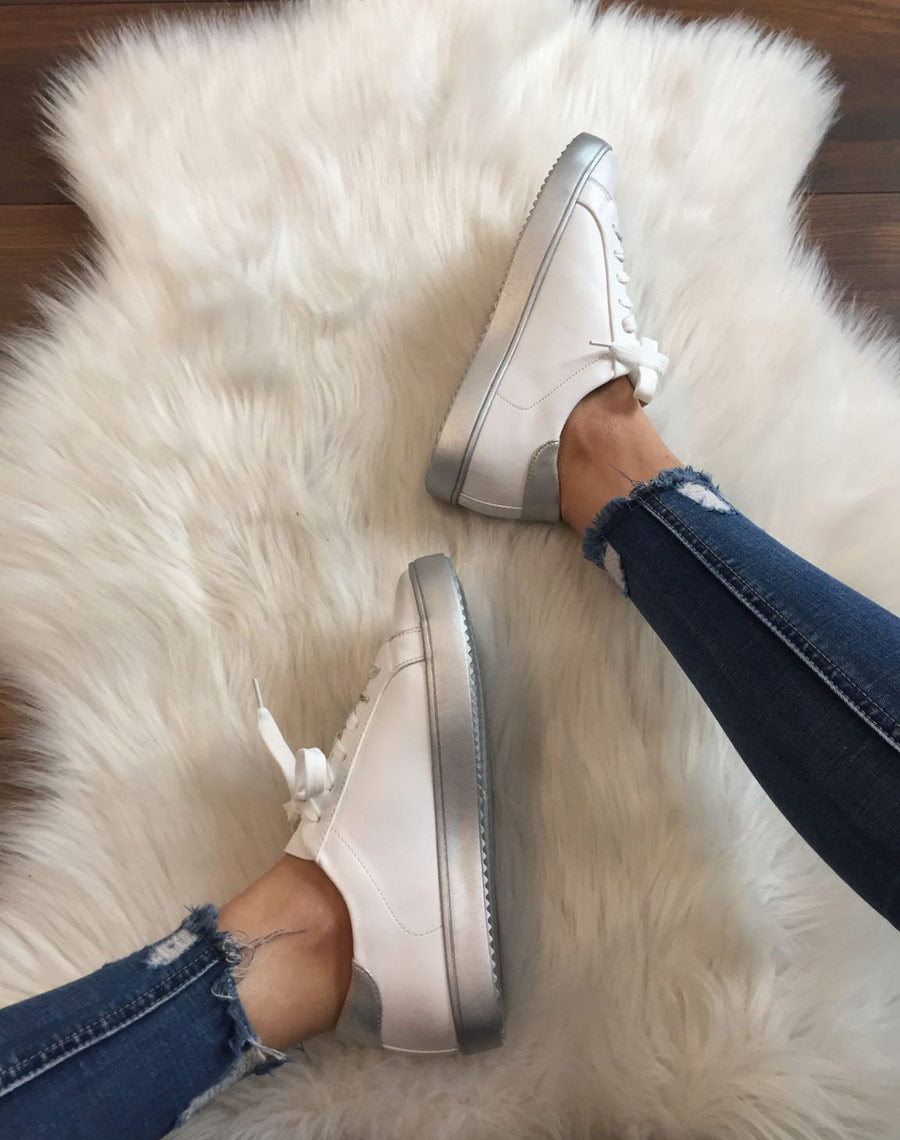 Basket avec étoile à lacets argent