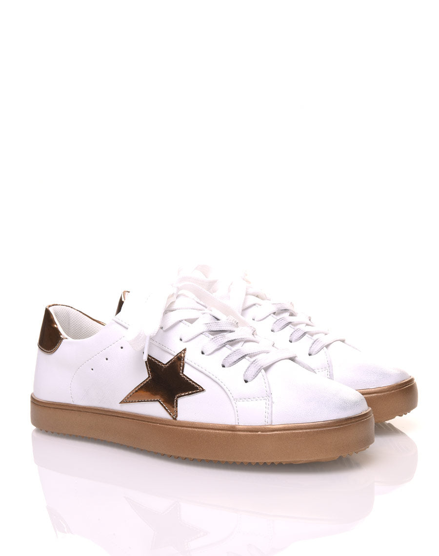Basket avec étoile à lacets or