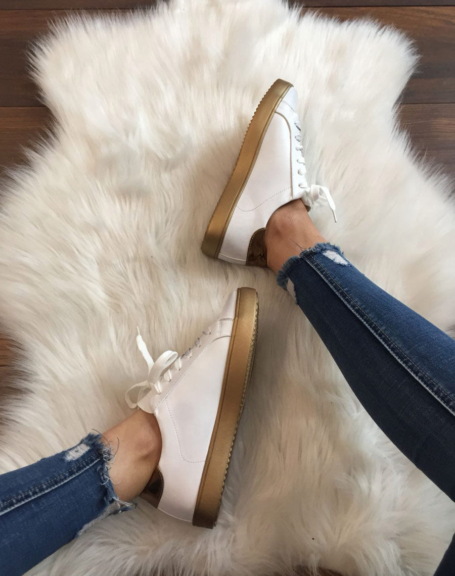 Basket avec étoile à lacets or