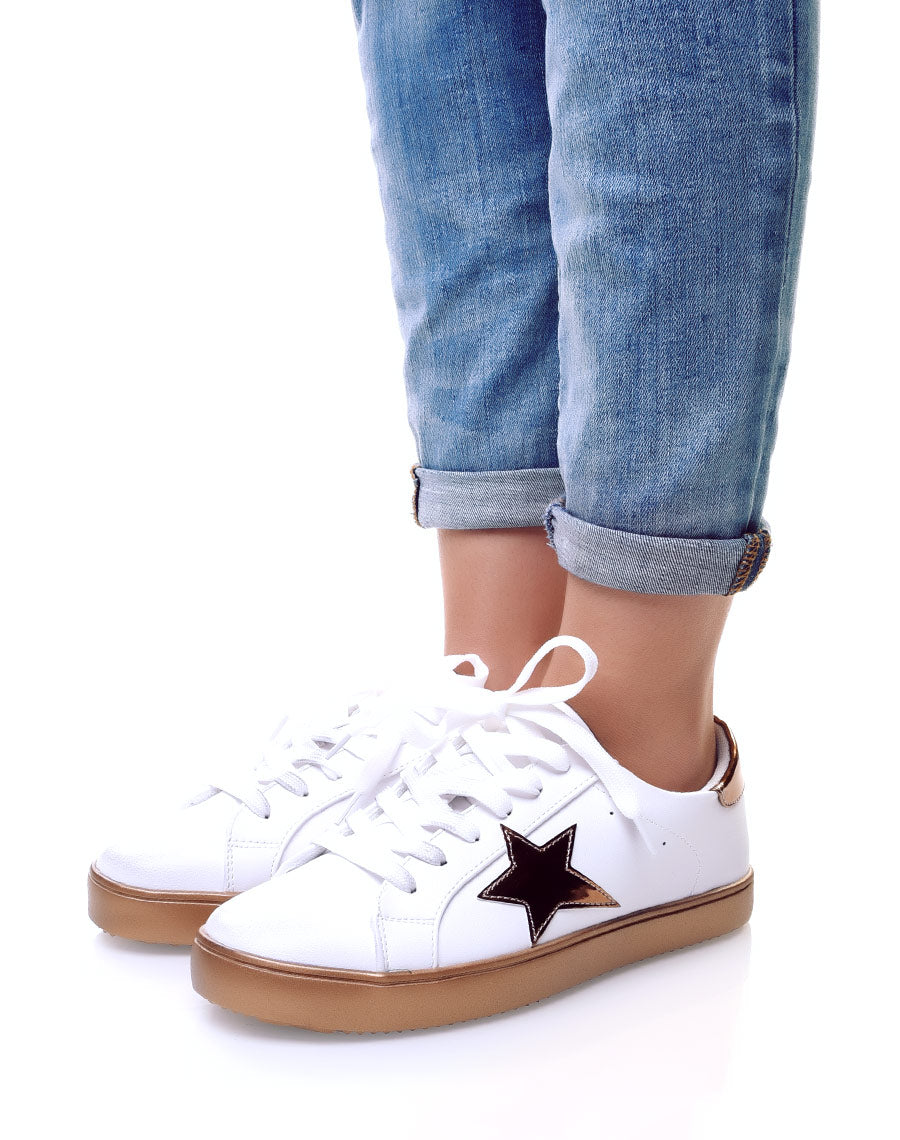 Basket avec étoile à lacets or