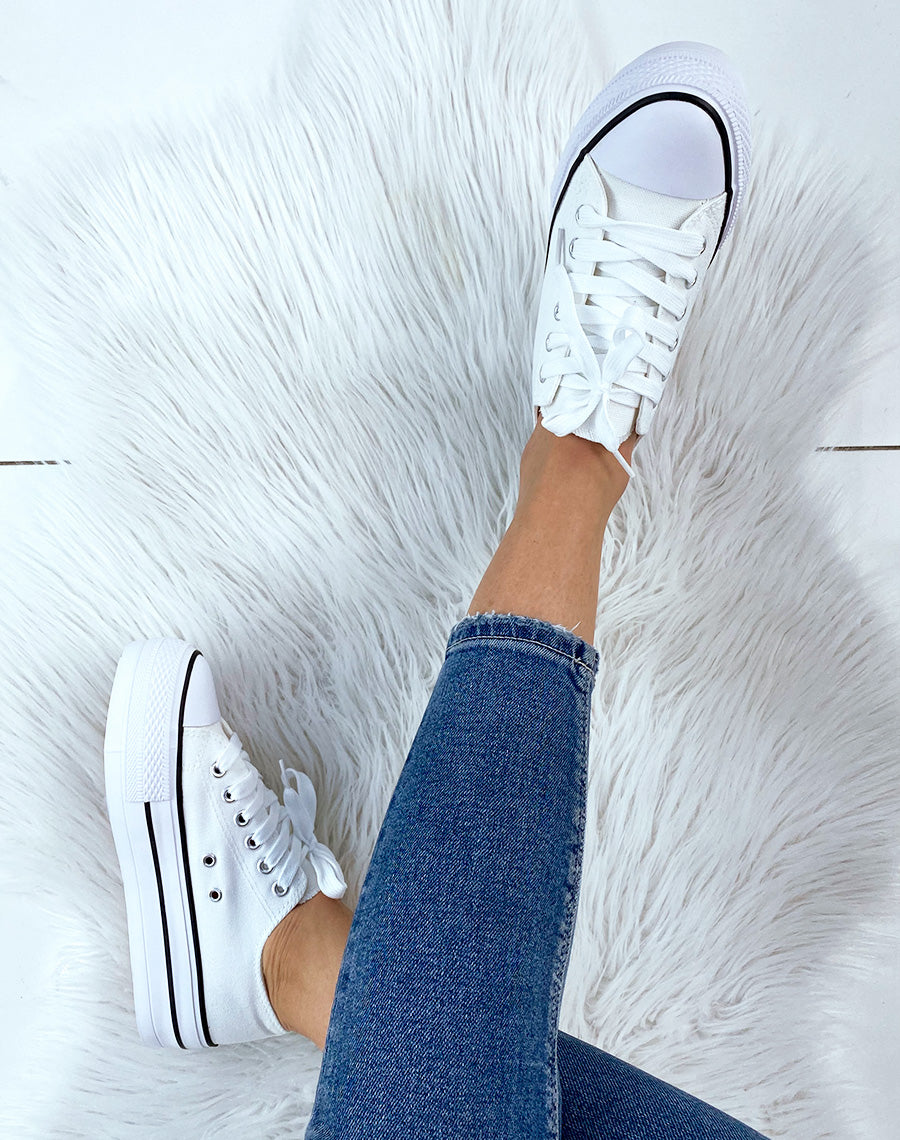 Basket basse blanche en tissu