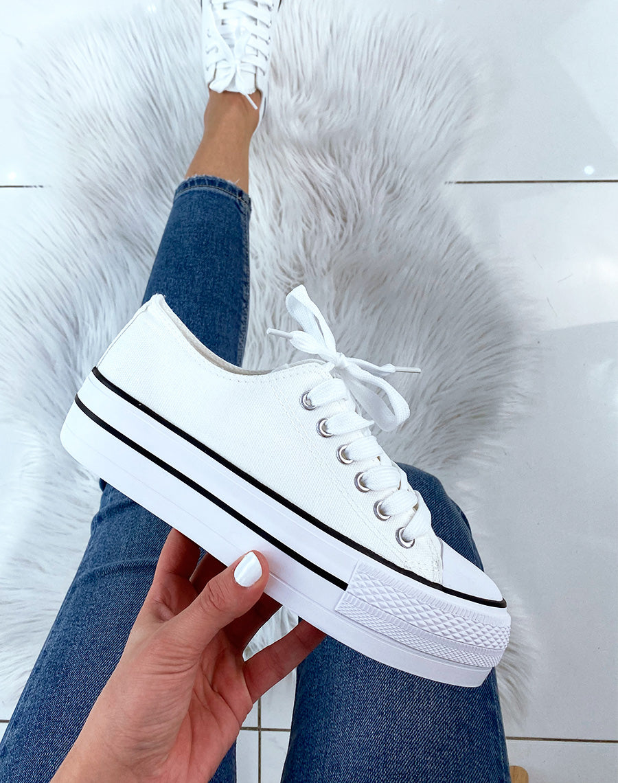 Basket basse blanche en tissu