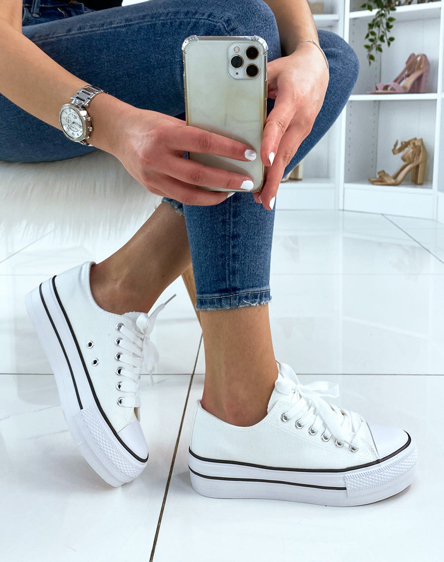 Basket basse blanche en tissu