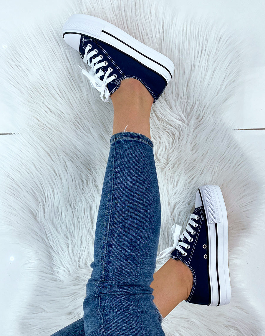 Basket basse bleue en tissu