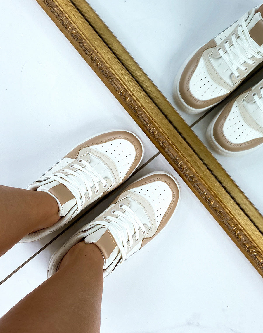 Basket beige à empiècement beige et crème