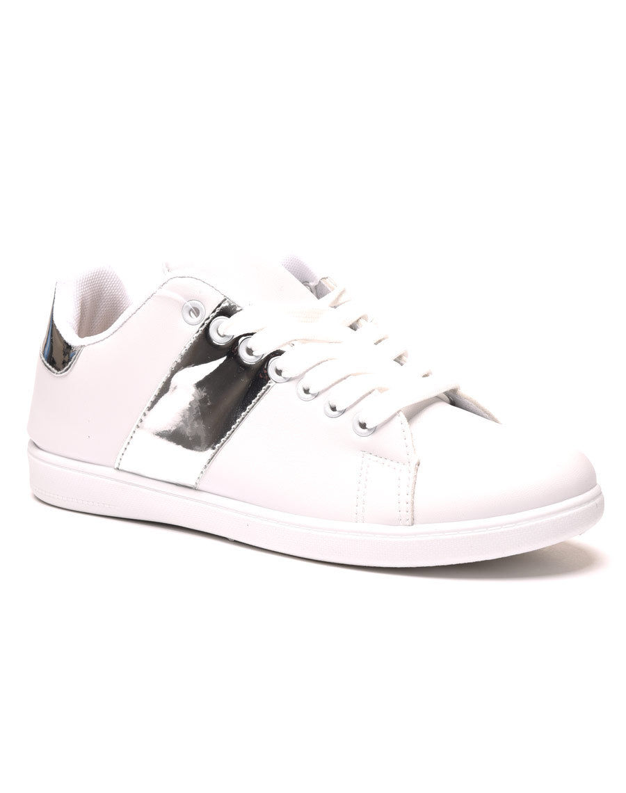 Basket blanche avec bande argent