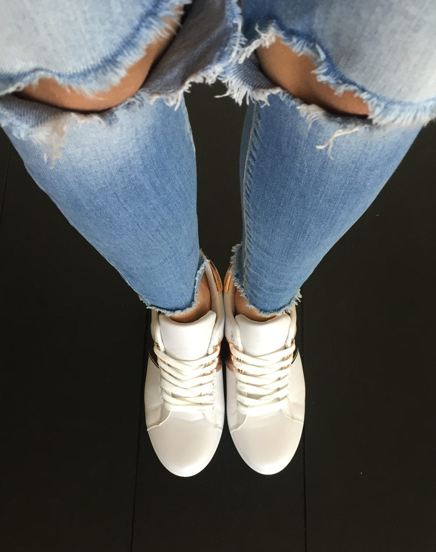 Basket blanche avec bande champagne