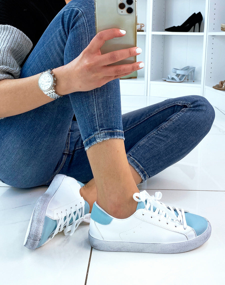 Basket blanche et bleu mat