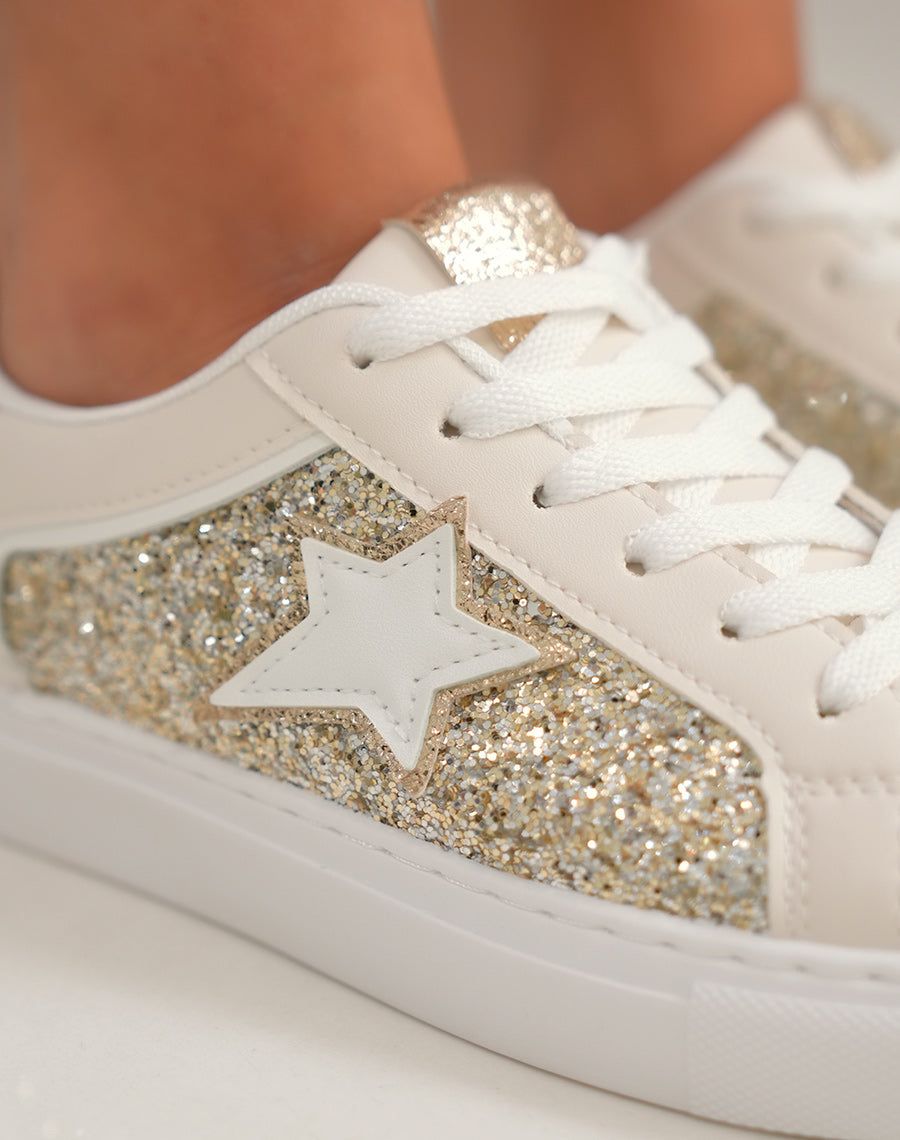 Basket femme blanche et dorée avec paillettes et étoile blanche