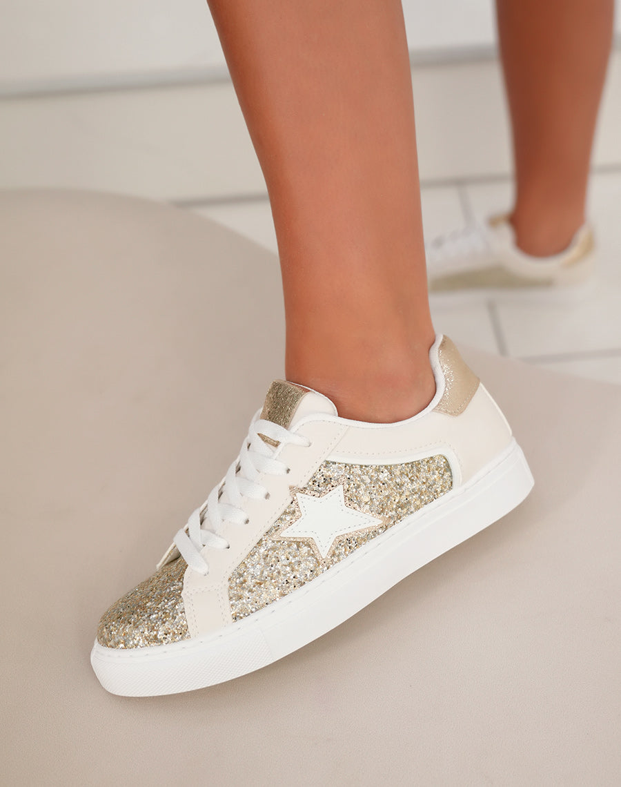 Basket femme blanche et dorée avec paillettes et étoile blanche