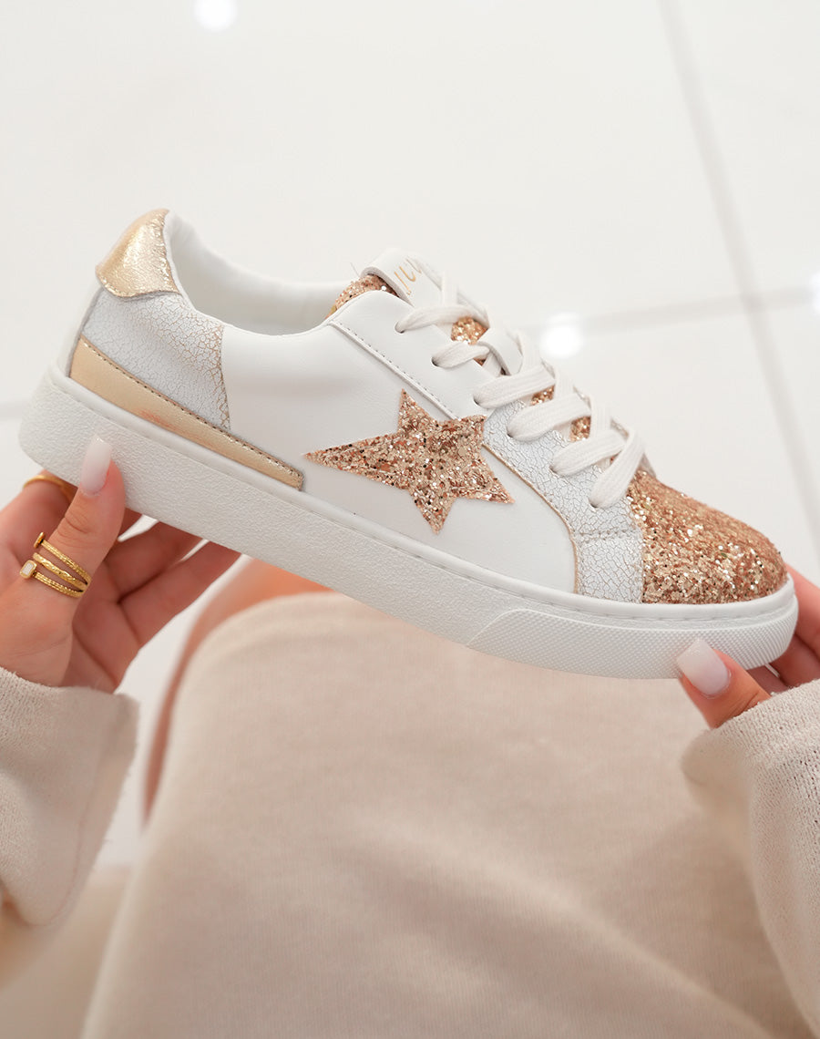 Basket femme blanche et dorée avec paillettes et étoile scintillante