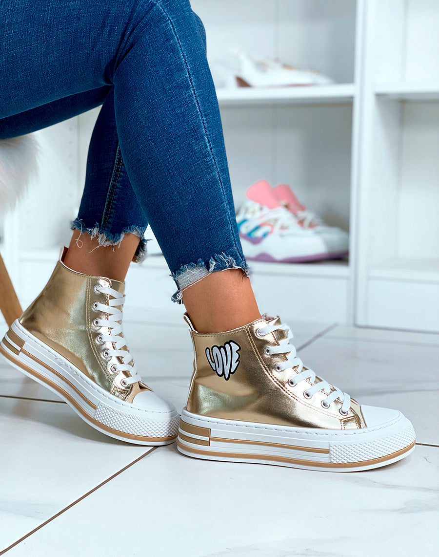Basket femme dorée et à inscription Love