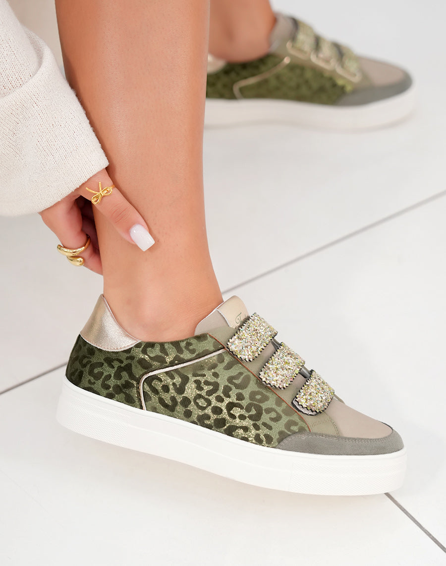 Basket femme verte léopard avec scratchs pailletés et détails dorés