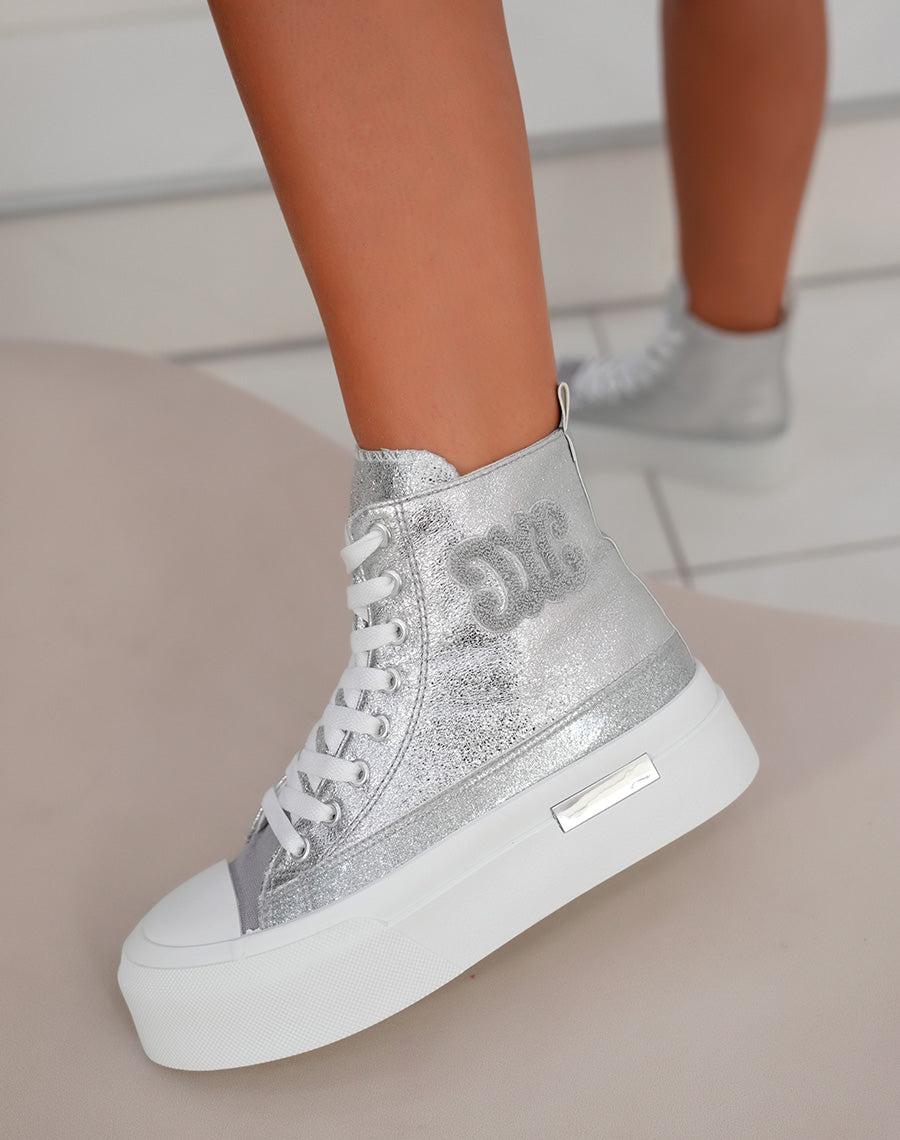 Basket montante femme argentée brillante avec logo en tissu