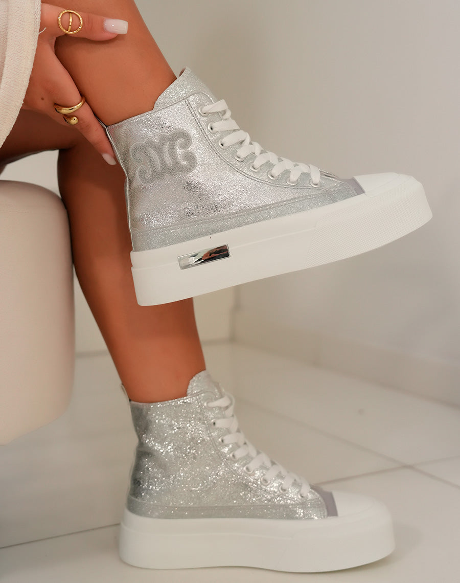 Basket montante femme argentée brillante avec logo en tissu