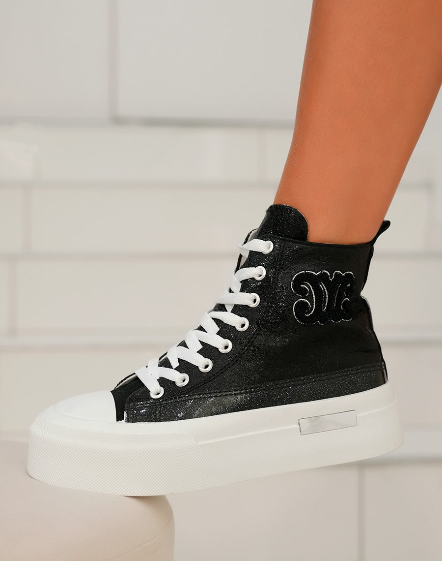 Basket montante femme noire brillante avec logo en tissu