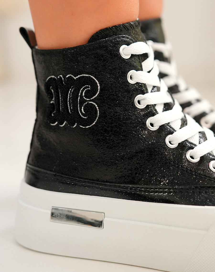 Basket montante femme noire brillante avec logo en tissu