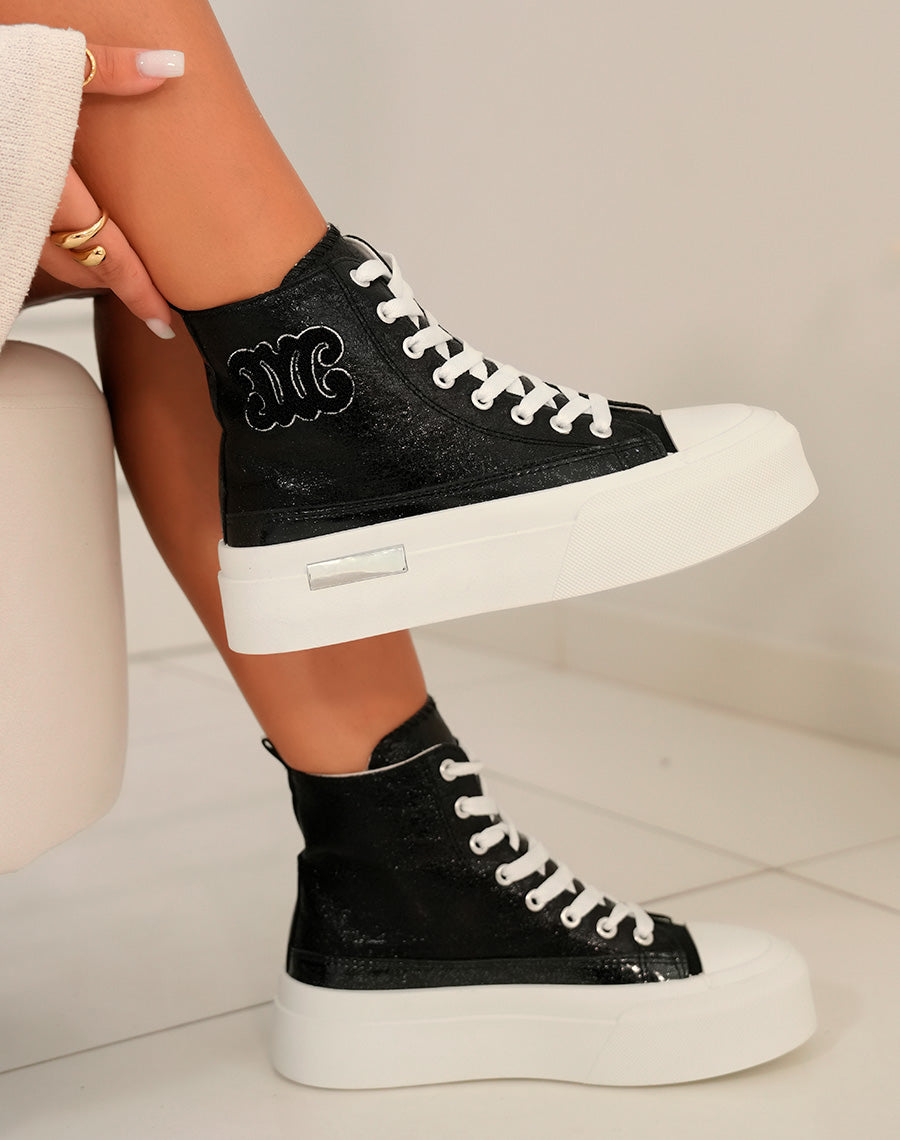 Basket montante femme noire brillante avec logo en tissu