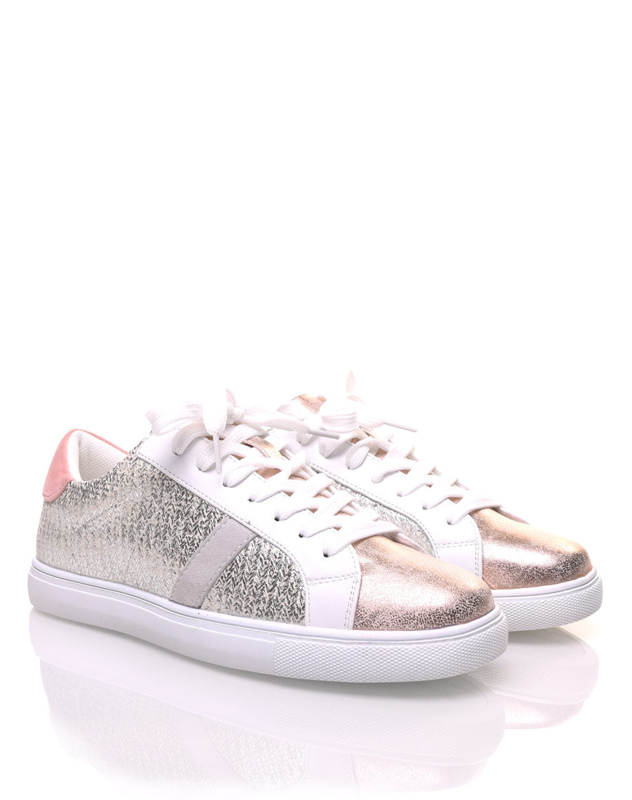 Basket tricolore à lacets roses