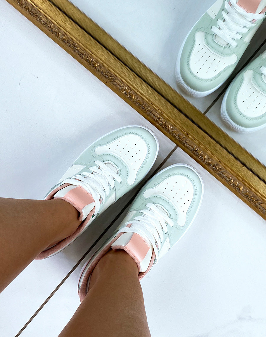 Baskets aux couleurs pastels