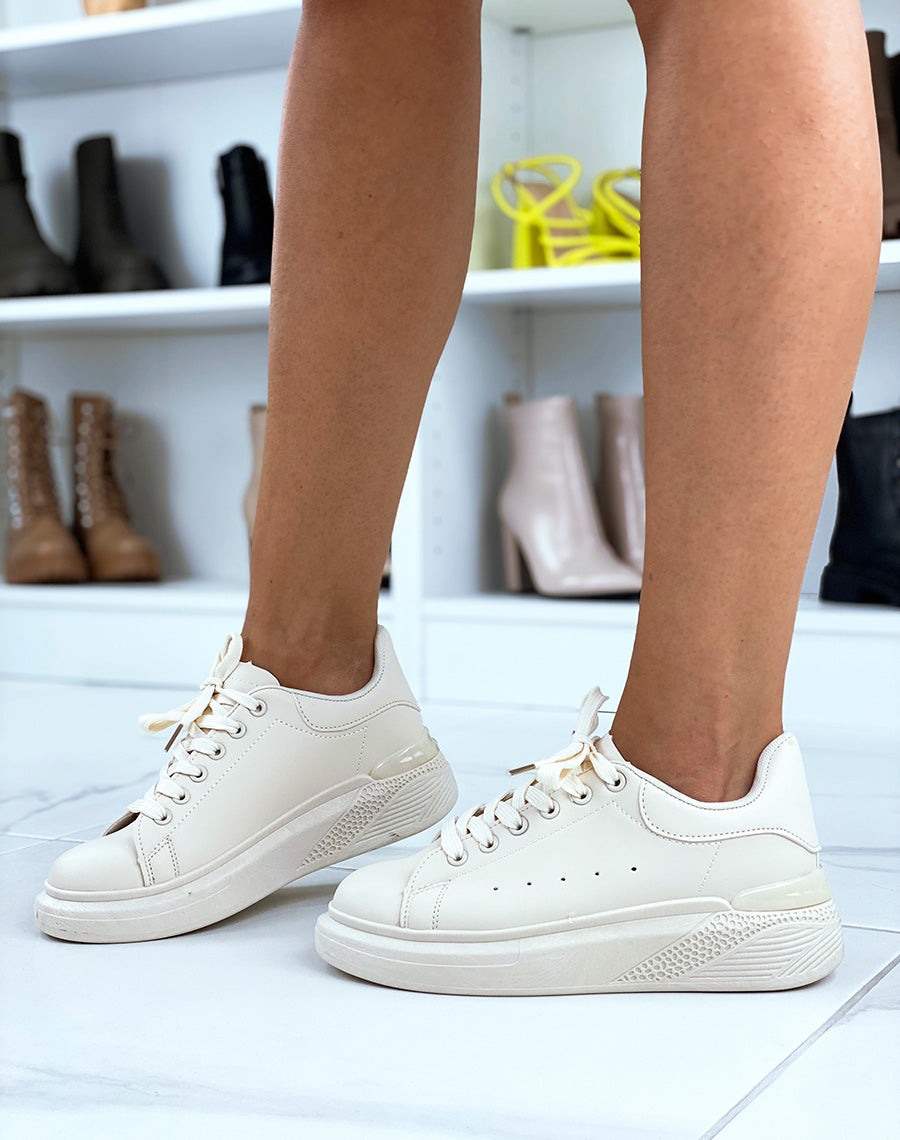 Baskets basses beiges à semelle épaisse