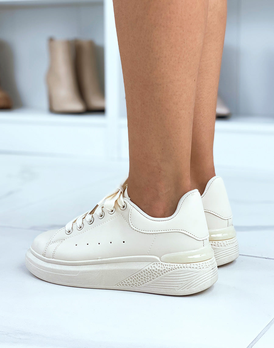 Baskets basses beiges à semelle épaisse