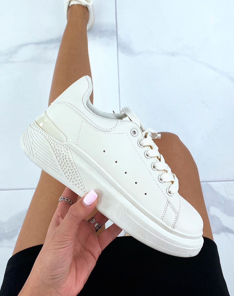 Baskets basses beiges à semelle épaisse