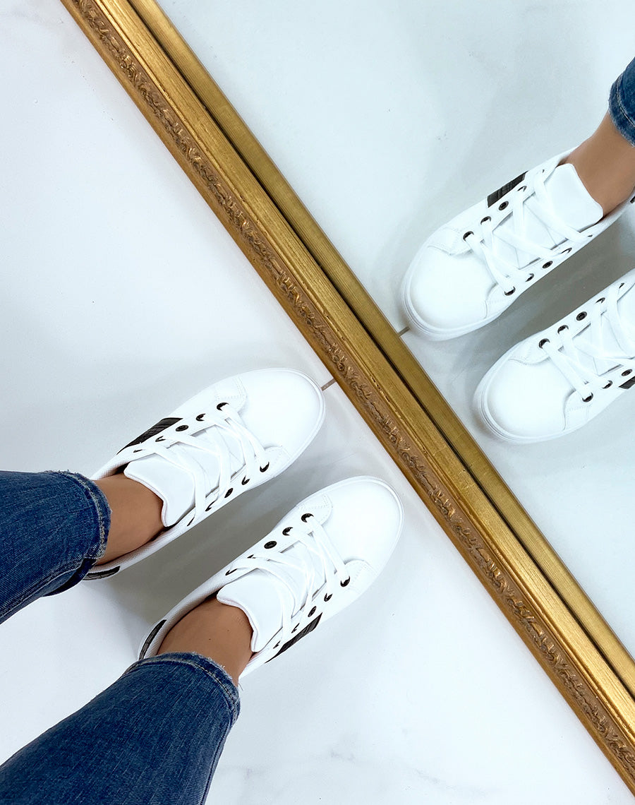 Baskets basses blanches à empiècements noirs croco et à paillettes