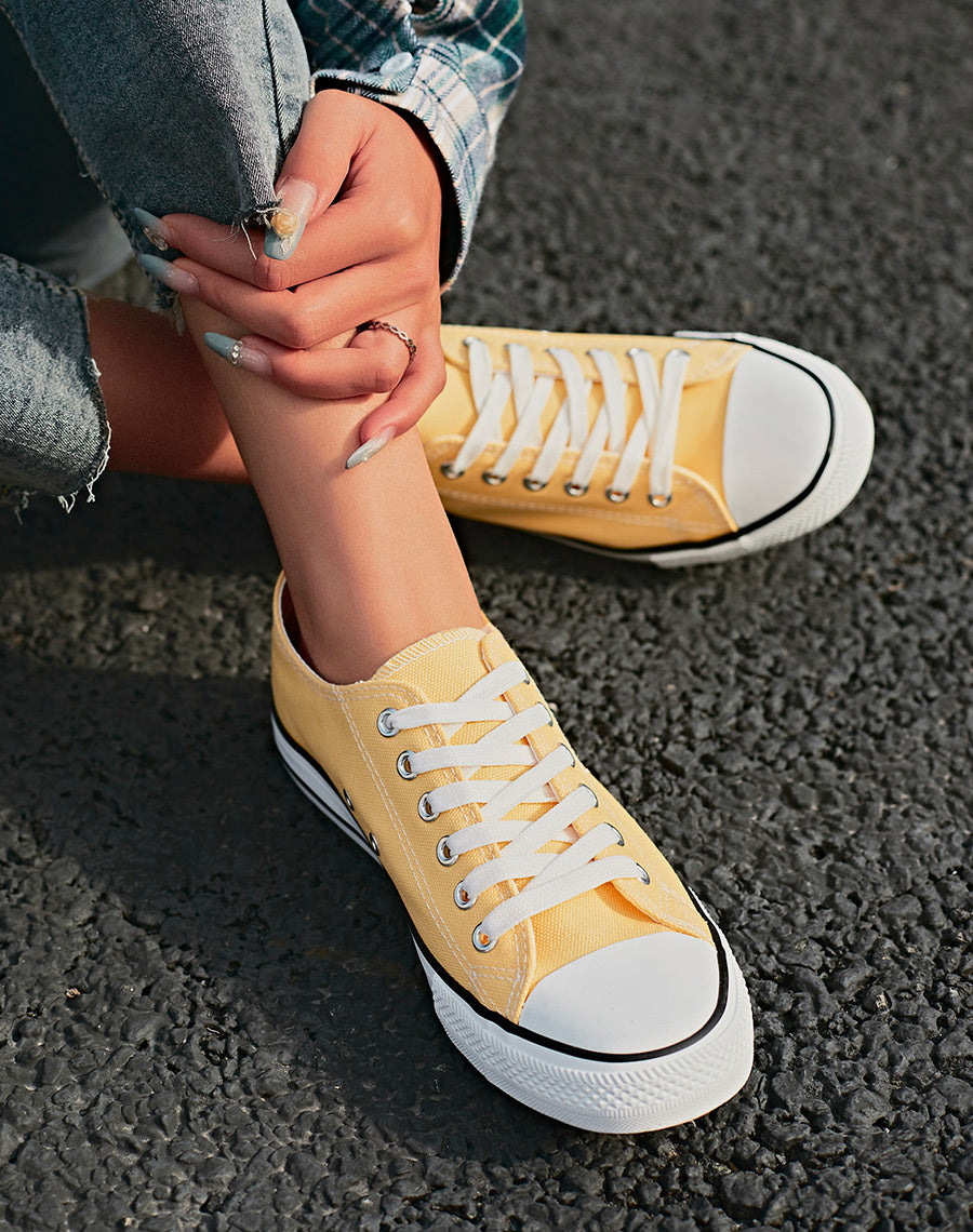 Baskets basses en tissu jaune